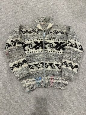 VINTAGE 1950s Cowichan cardigan sweater hand knit decorative visible mending xs